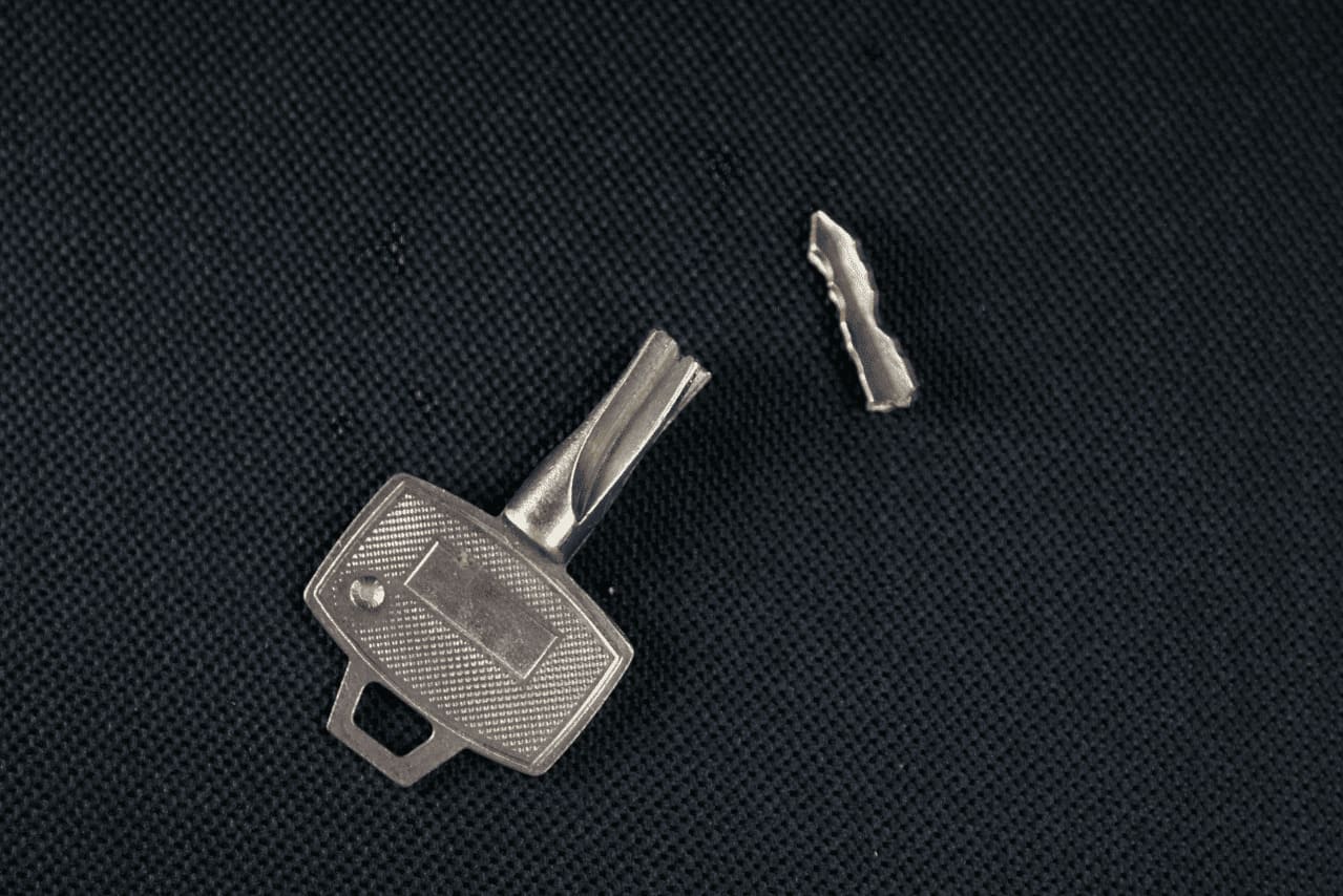 broken key extraction locksmith service